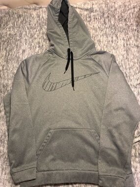 Nike Heather Gray Men's Pullover Hoodie with Swoosh